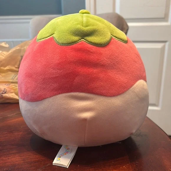 Squishmallows 8" Scarlet the Strawberry Valentines 2023 squad preloved - Picture 2 of 3